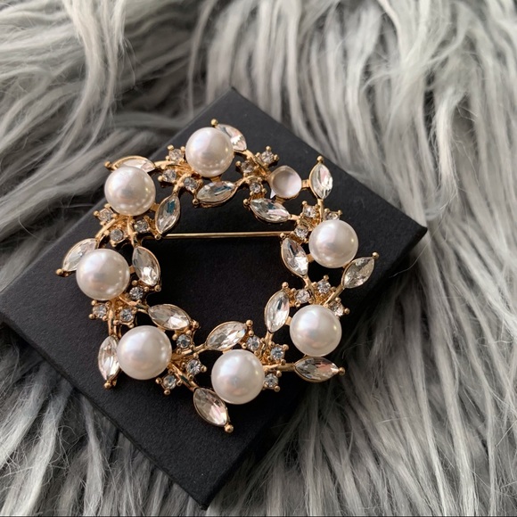 Vintage Brooch Rhinestone/Pearls - Picture 1 of 6